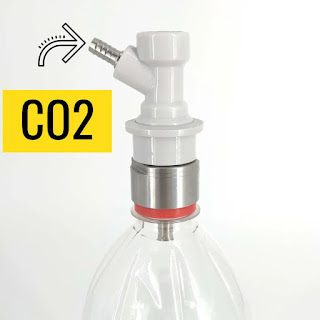 приспособление для газирования воды в бутылках, карбонизация кваса