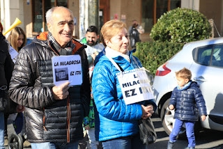 Manifestación de familias y trabajadores del colegio La Milagrosa