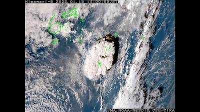 トンガ諸島付近のフンガ・トンガ-フンガ・ハアパイ火山で大規模噴火。 気象衛星ひまわりの観測映像