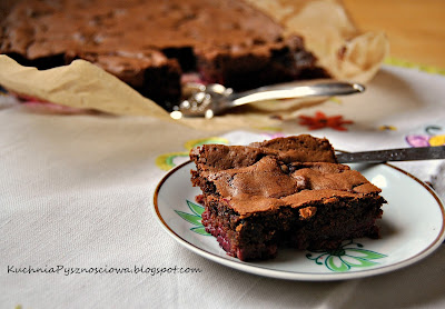 117. Bardzo czekoladowe brownie z wiśniami