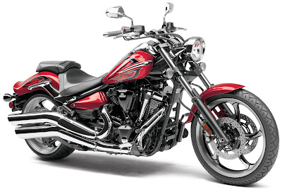 2010 Yamaha Raider (XV1900) red front