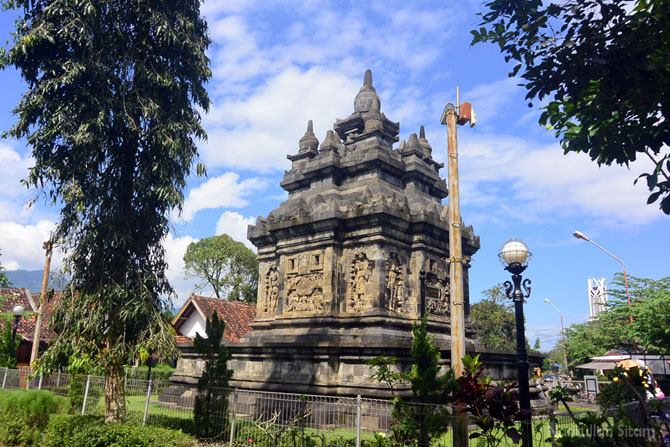 Sudut lain Candi Pawon