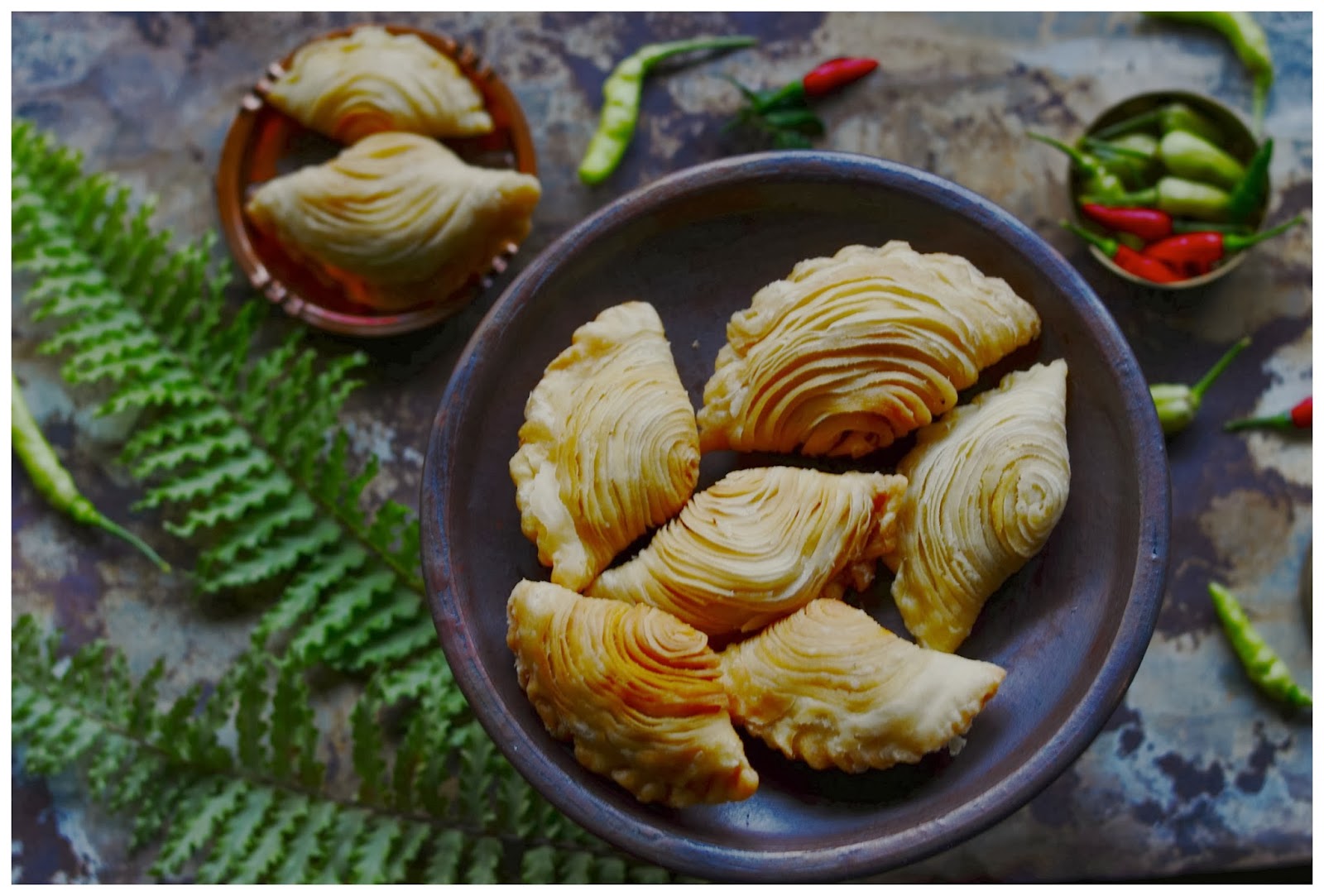 Indonesian Medan Food: Spiral Curry Puff / Kari Pap Pusing 