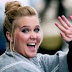  Amy Schumer laisse un énorme pourboire à un serveur 