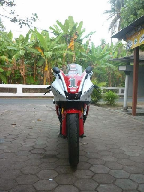 Modifikasi Yamaha Vixion Ala M1 Depan