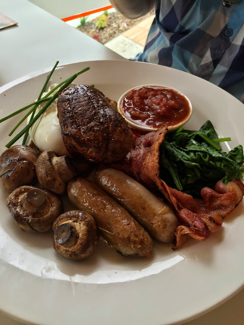 Paleo Cafe Bulimba Cassie Cakes Review