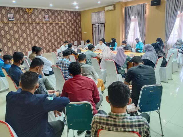 Dengarkan Keluhan Layanan Publik, Pemerintah Siap Bermitra dengan Komunitas "Daweut Apui" Bireuen