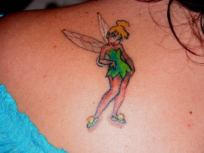 garota tatuada