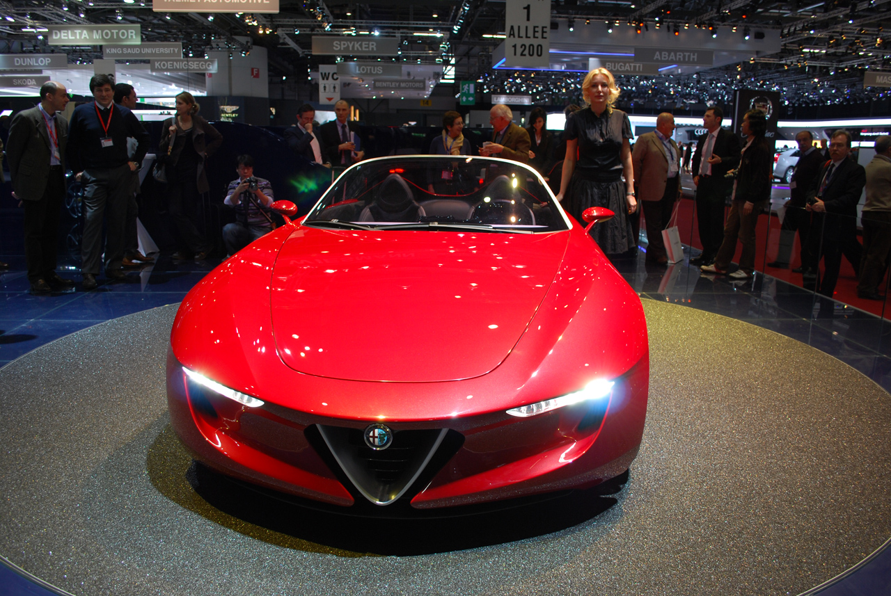 https://blogger.googleusercontent.com/img/b/R29vZ2xl/AVvXsEhLZbyJ3YVfeSj9Oc9IwllM3tqUk1cYKHsxTPb7L10K0mBjN7kdXTPOXFMh8GBH7lgHPICJk14GjgPGZBqbUOX0lb44PxJdtFjQcMKRCbcAlpyBqDqlzD4ElFhkXxDAAu-Xhgd6Npzzroya/s1600/Alfa-Romeo-2uettottanta-by-Pininfarina-3.jpg