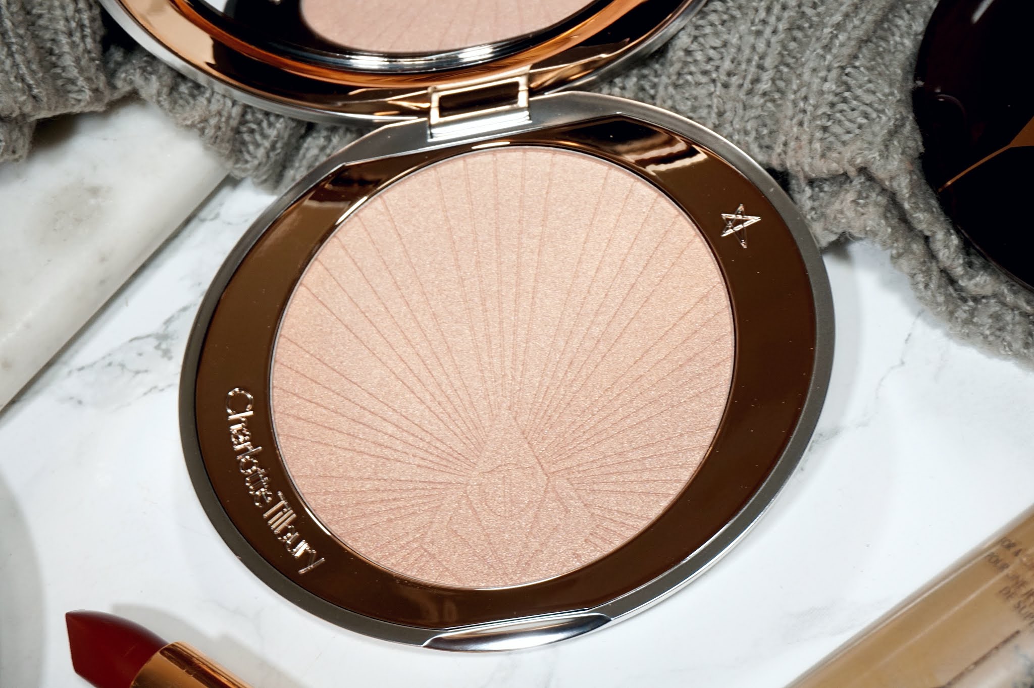 Charlotte Tilbury Superstar Glow Highlighter Review and Swatches