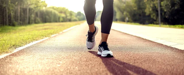كيف تجعل المشي اليومي عادة؟ مع 10 استراتيجيات بسيطة
