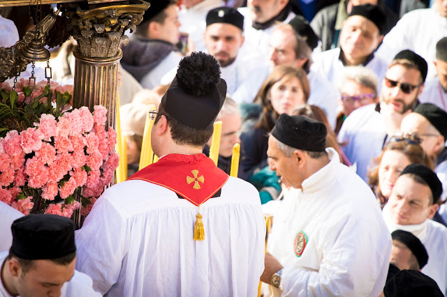 Festa di Sant'Agata a Catania-Giro esterno-Processione dei fedeli devoti