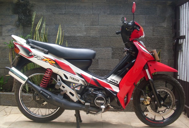  Harga  Bekas Atau Second Motor  Yamaha  Fiz  R  Tahun 2002 