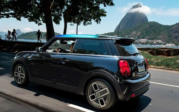 MINI Cooper S 3P tem preço reduzido a R$ 199.990