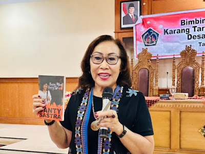 Santy Sastra Dorong Kreativitas Pemuda Jagapati Lewat Public Speaking yang Inspiratif