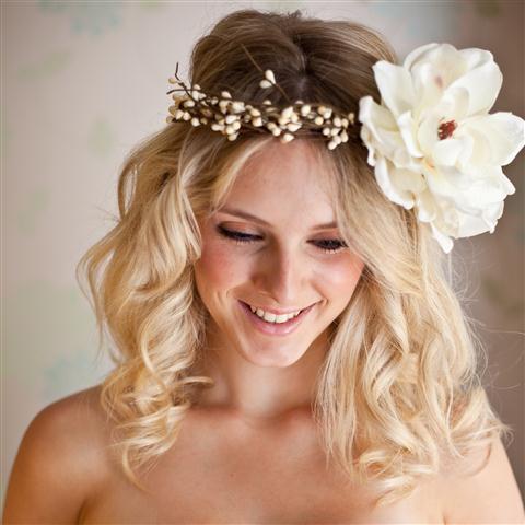 Popular Wedding Hairstyles on Hairstyles 2012  Short Wedding Hairstyles  Best For Your Wedding Day