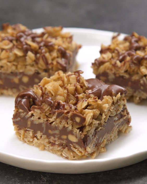 Need a sweet treat that doesn't require heat? Try our No-Bake Chocolate Oat Bars! This simple delight whips up quickly and mixes crunch with chocolate taste.