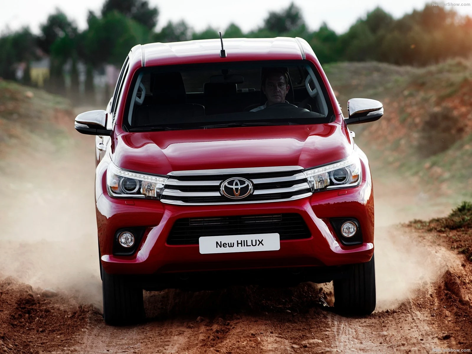 Hình ảnh xe ô tô Toyota HiLux 2016 & nội ngoại thất