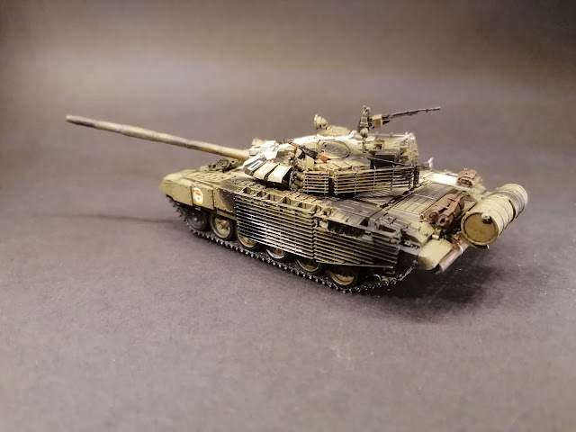  T-72BM Modell 1989 with Cage Armour von Modelcollect by Lynhartt
