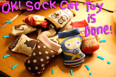 cat-sock-toy-03