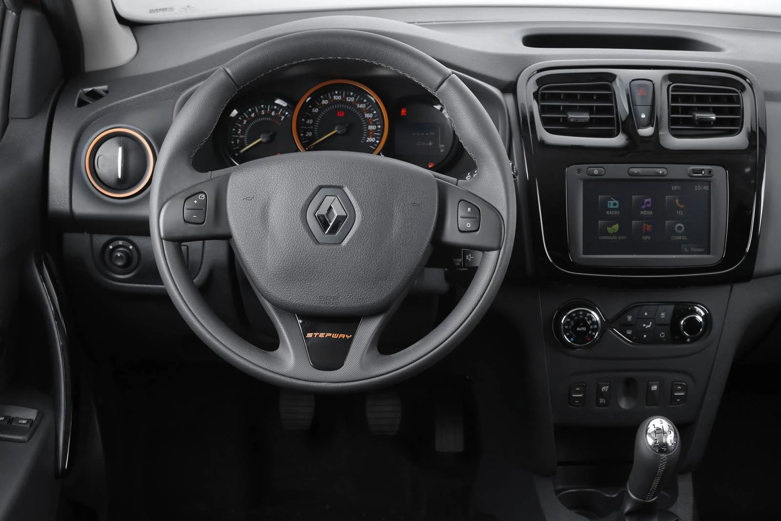 Renault Sandero Stepway 2015 - interior