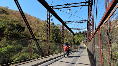 A Ponte da Mogiana sobre o Rio Camanducaia.