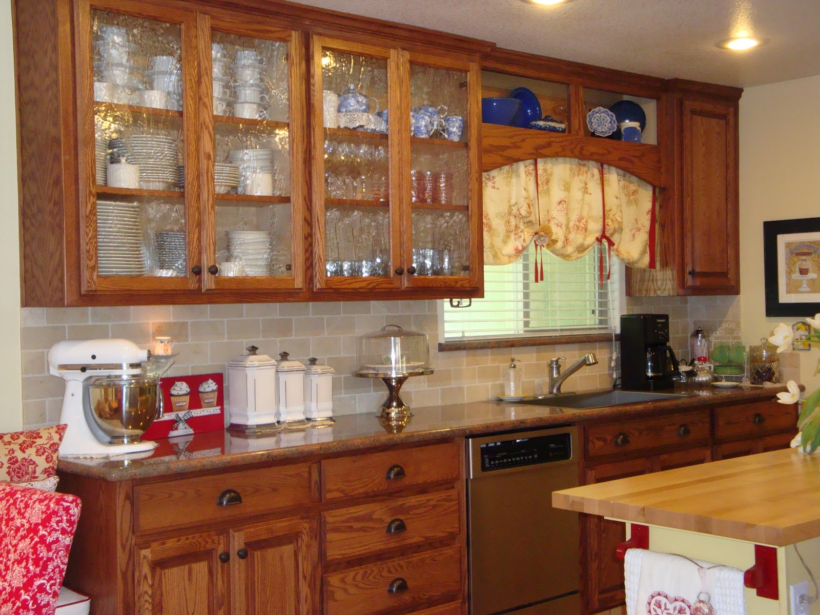 Home is Where the Heart is Seeded Glass  in the Kitchen  