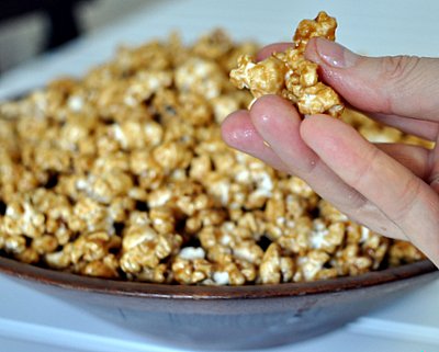Homemade Caramel Corn ♥ KitchenParade.com, made in the microwave in a paper bag so no mess, no fuss. Fun for kids!