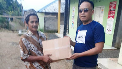 IWO Lebak Bagikan Paket Sembako untuk Warga Terdampak Covid-19