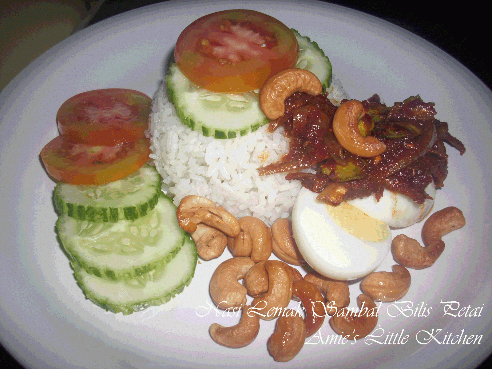 AMIE'S LITTLE KITCHEN: Nasi Lemak Ayam Rendang Sarawak