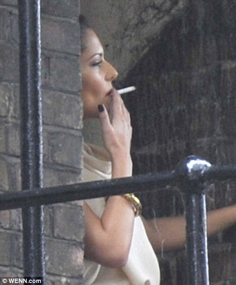 cheryl cole smoking. Cheryl Cole smoking