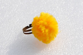 Pom Pom Rings