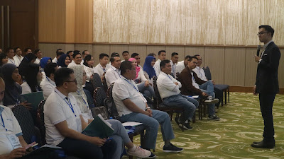 Training Motivasi Bahagia Bekerja bersama Motivator Indonesia Edvan M Kautsar di BI Samarinda Balikpapan Kalimantan Timur