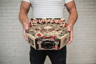 PIZZA HUT BOX WILL CHANGE YOUR MOBILE INTO MOVIE PROJECTOR