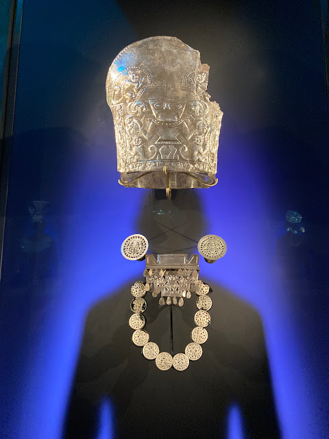 Abbigliamento-rituale-funerario-cultura-Chimu