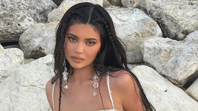 Kylie Jenner publica candente sesión en Instagram