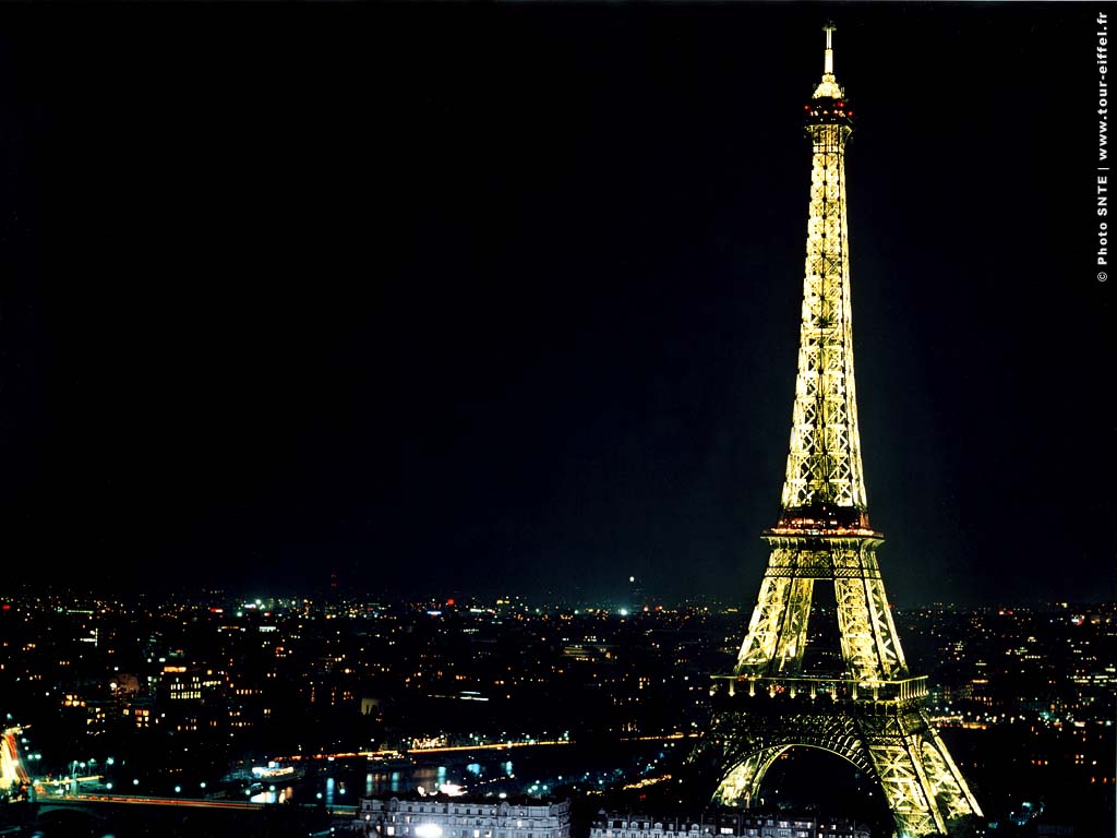 Paris: Paris Eiffel Tower Wallpaper
