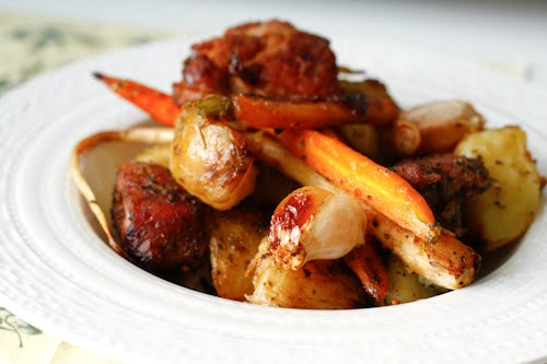 Articole culinare : Mancare de oameni lenesi: Pulpa de porc cu cartofi, morcovi & pastarnac la cuptor