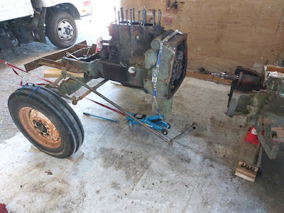 David Brown 880 tractor split for clutch & flywheel removal