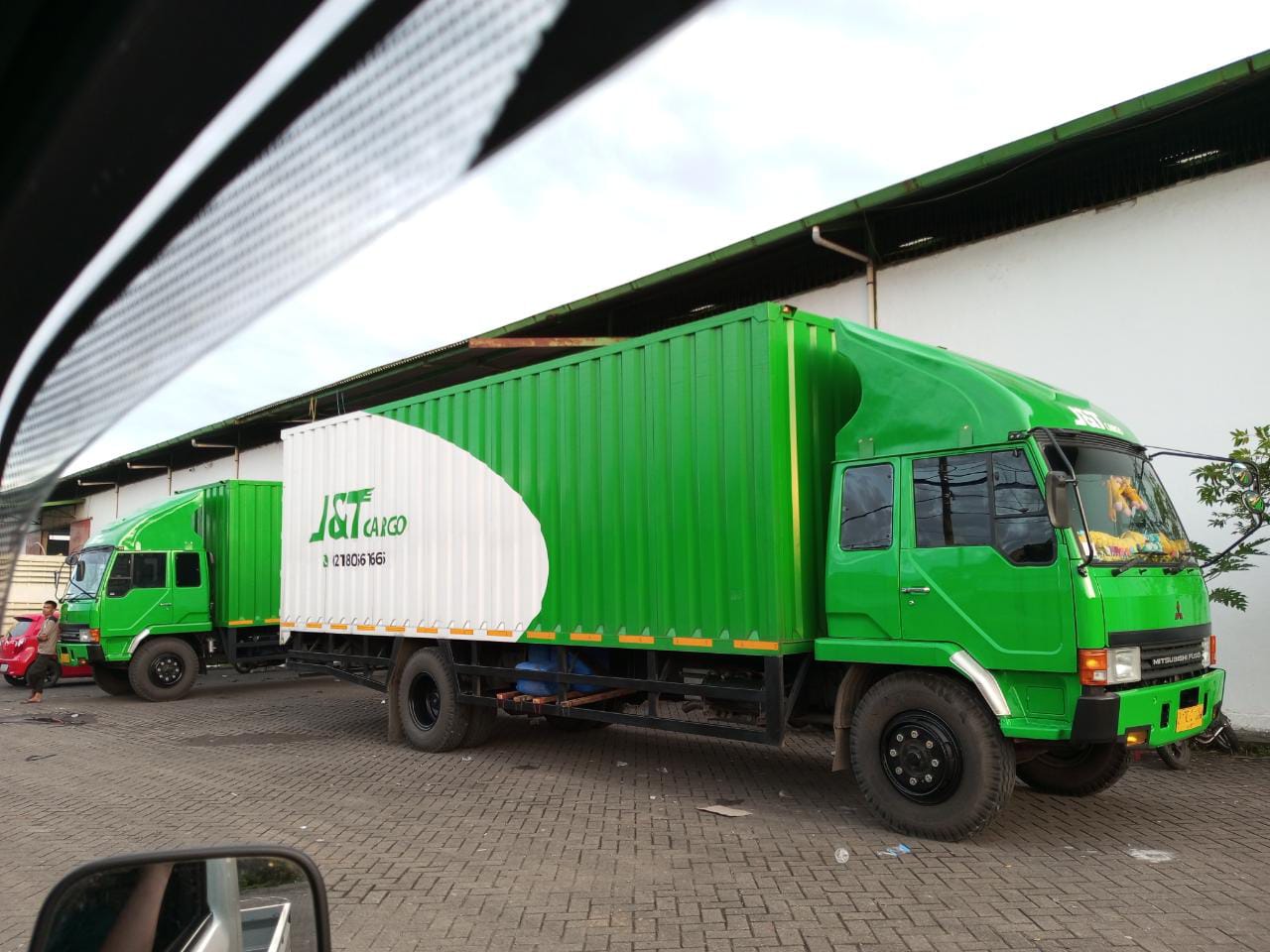 Apa itu J&T Cargo Express?