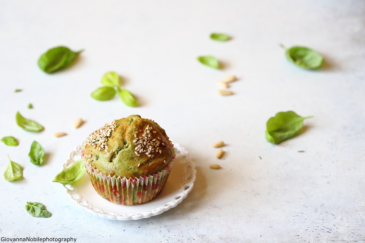 Muffin con pesto di basilico