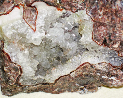 Oxygen on Early Earth May Have Come From Quartz Crushed by Earthquakes