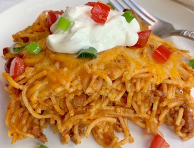 Cheesy Taco Spaghetti Casserole #dinner #casserole