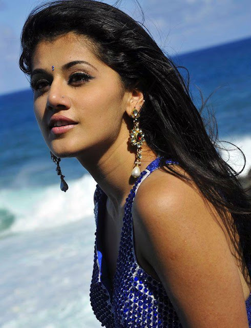 tapsee new spicy in mogudu hot images