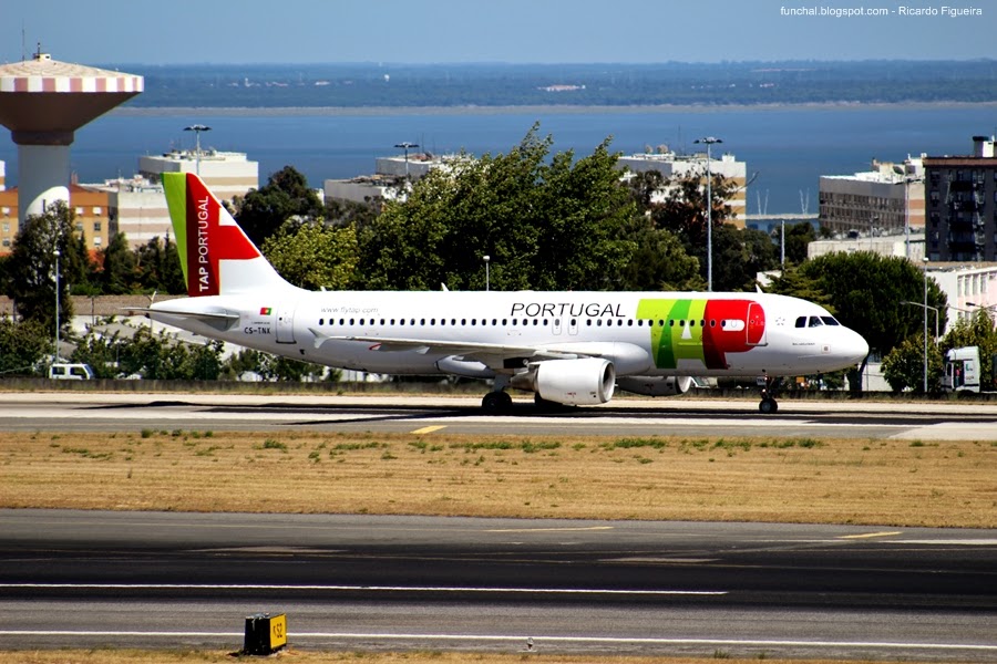 CS-TNX - Airbus A320 Malangatana