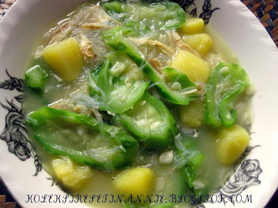 Sup sayur petola campur ubi kentang