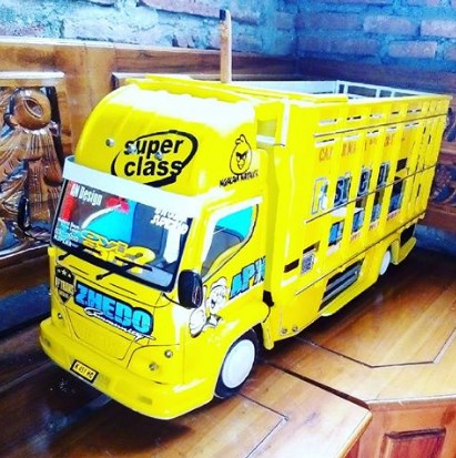 gambar truk miniatur kayu malang