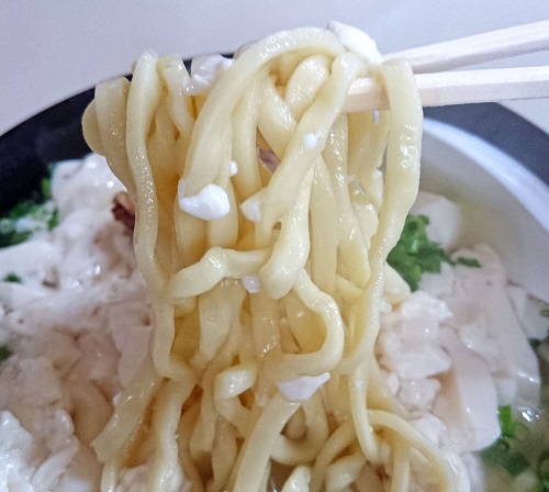 ゆし豆腐そばの麺の写真