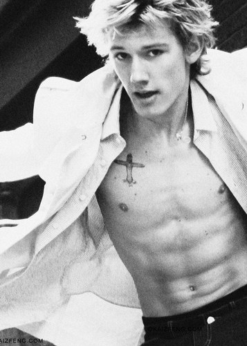 Alex Pettyfer Best Knwon For: 2011's Beastly He might just pull it off, 