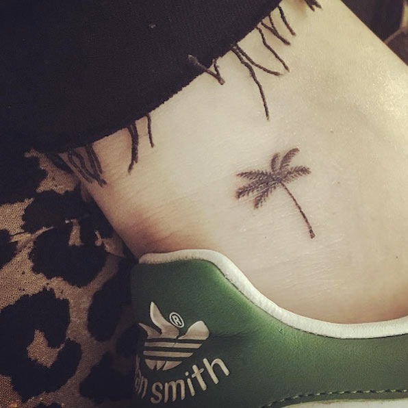 Esta tornozelo tat